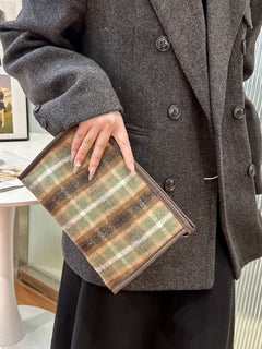 Contrast Plaid Clutch with Zipper