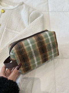 Contrast Plaid Clutch with Zipper